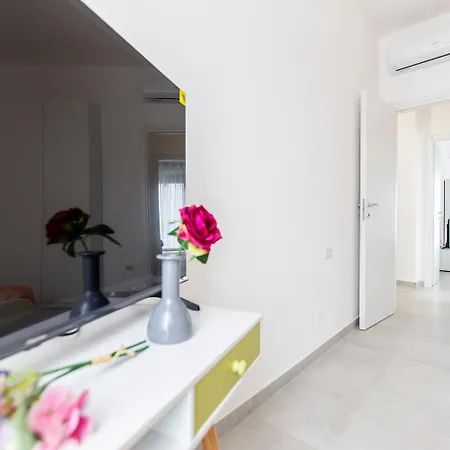 Apartment Trilocale Noverasco Ieo 1 Opera