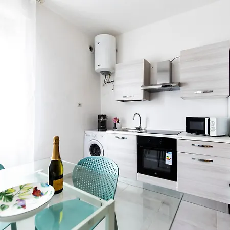 Apartment Trilocale Noverasco Ieo 1 *